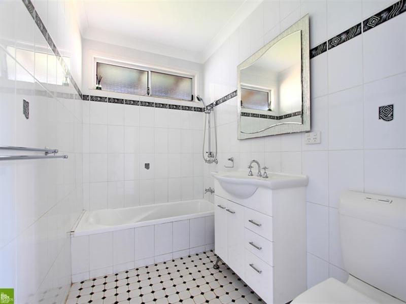 16 Moles Street, Albion Park NSW 2527