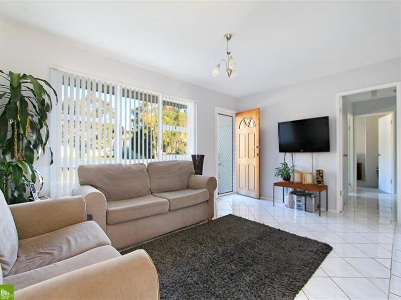 16 Moles Street, Albion Park NSW 2527