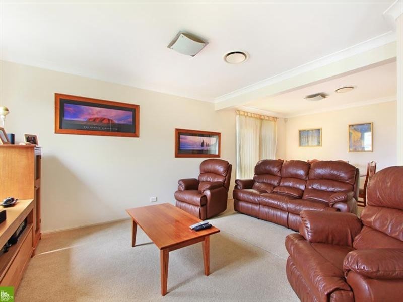 15 Macalister Terrace, Albion Park NSW 2527