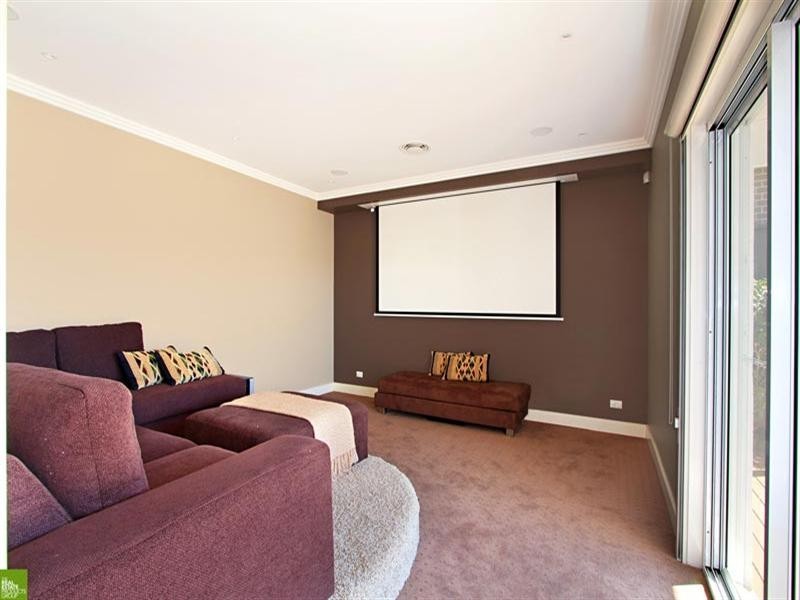 2 Riverside Crescent, Haywards Bay NSW 2530