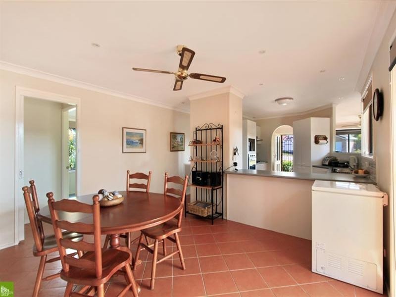 6 Federation Place, Albion Park NSW 2527