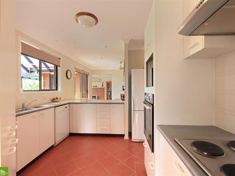 6 Federation Place, Albion Park NSW 2527