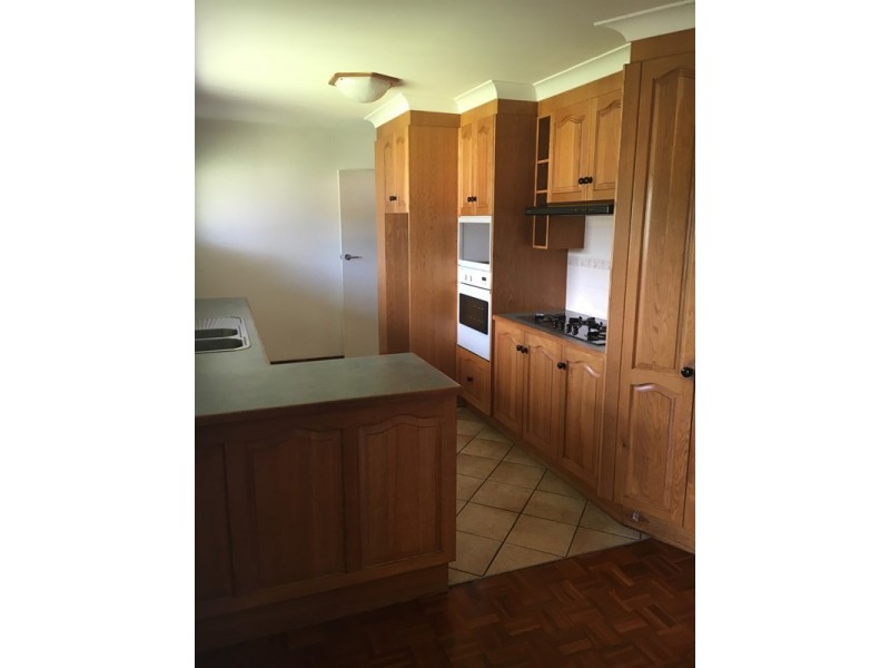 15 Robyn Road, Albion Park Rail NSW 2527