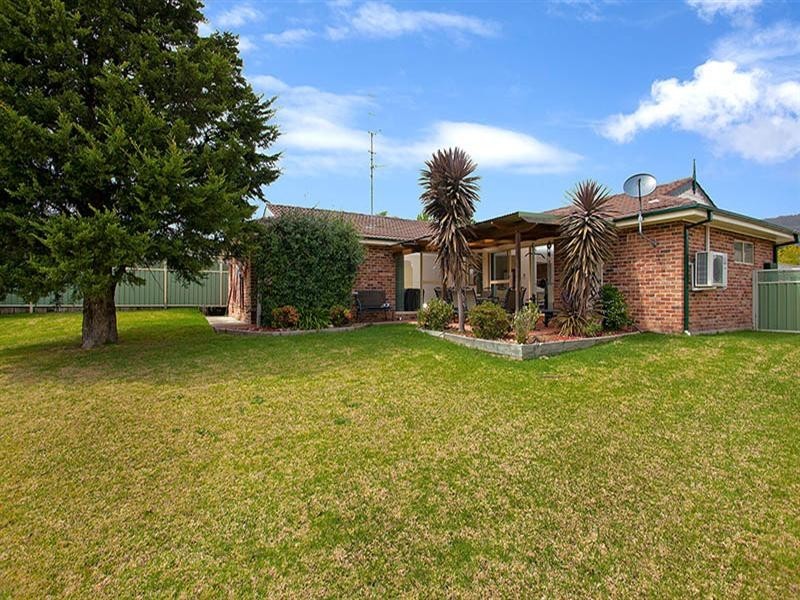 4 Normanby Place, Albion Park NSW 2527