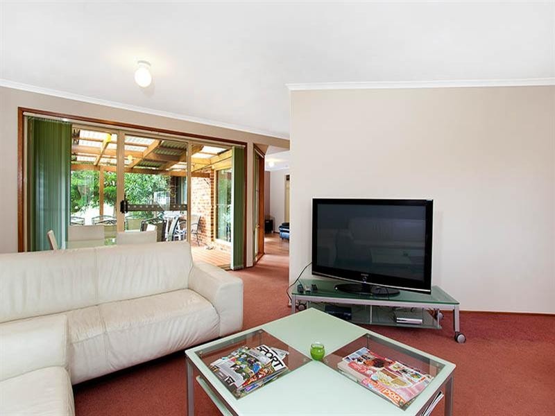 4 Normanby Place, Albion Park NSW 2527