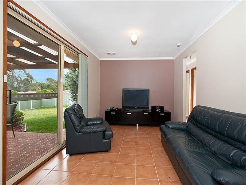 4 Normanby Place, Albion Park NSW 2527