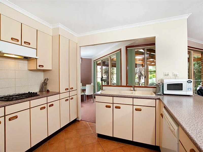 4 Normanby Place, Albion Park NSW 2527