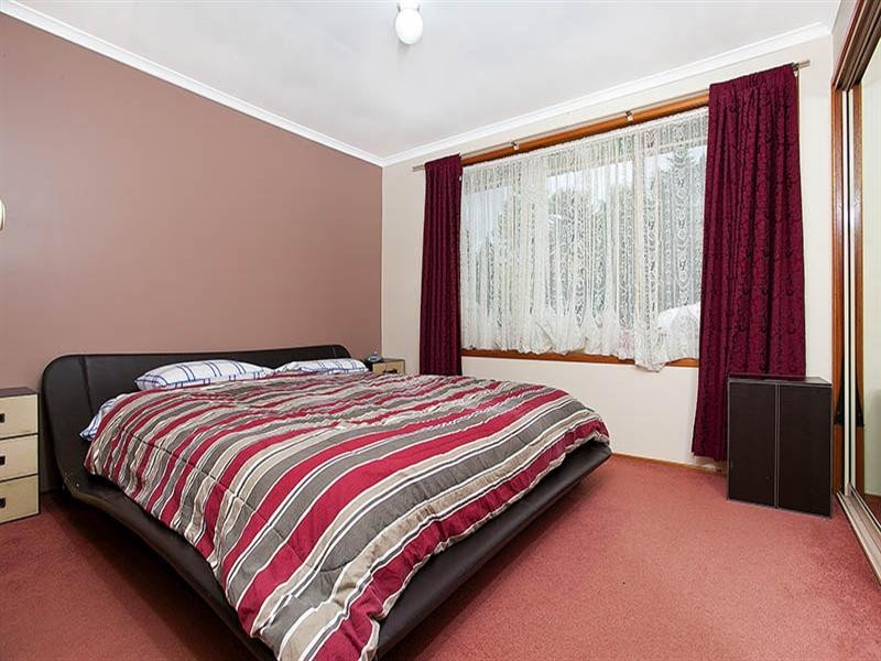 4 Normanby Place, Albion Park NSW 2527