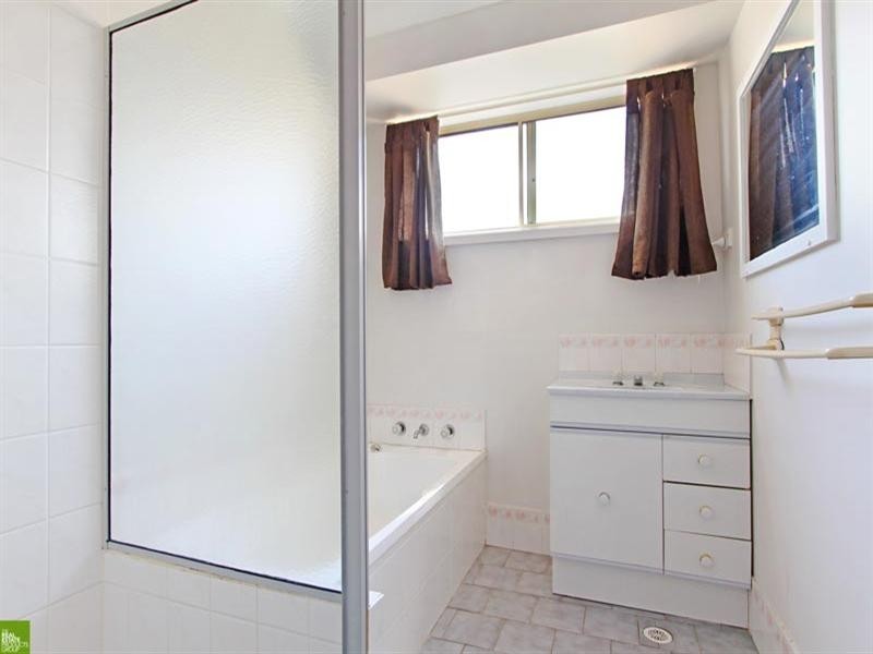 2/18 Murchison Street, Albion Park NSW 2527