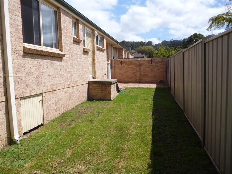 2/18 Murchison Street, Albion Park NSW 2527