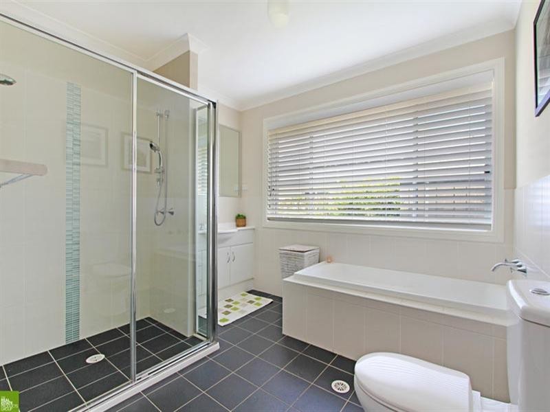 62 Esperance Drive, Albion Park NSW 2527