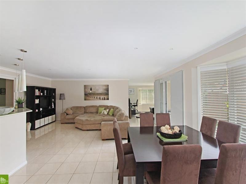 62 Esperance Drive, Albion Park NSW 2527