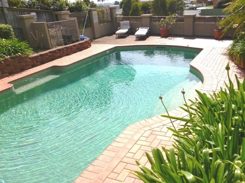 11 Abercrombie Crescent, Albion Park NSW 2527