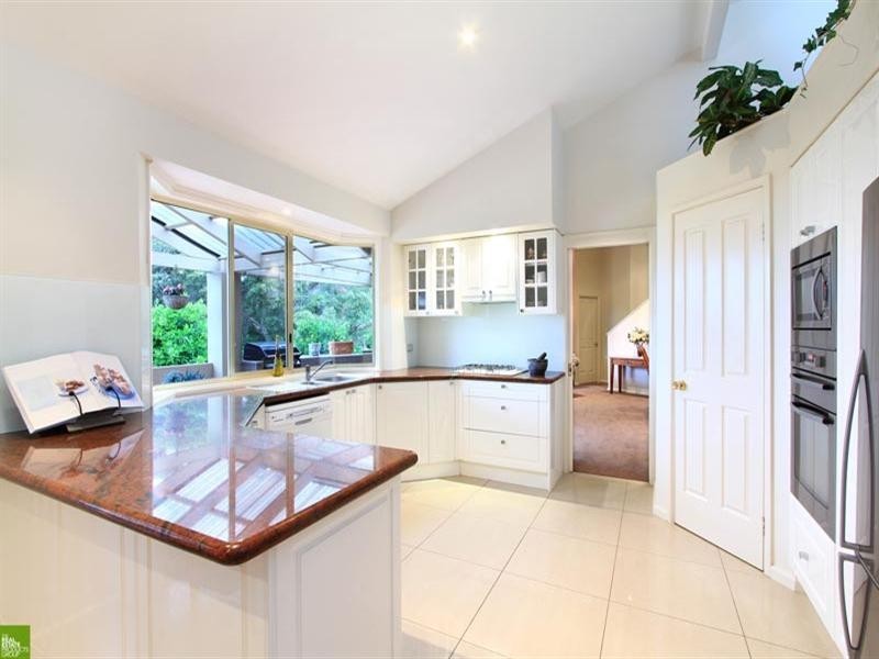 11 Abercrombie Crescent, Albion Park NSW 2527