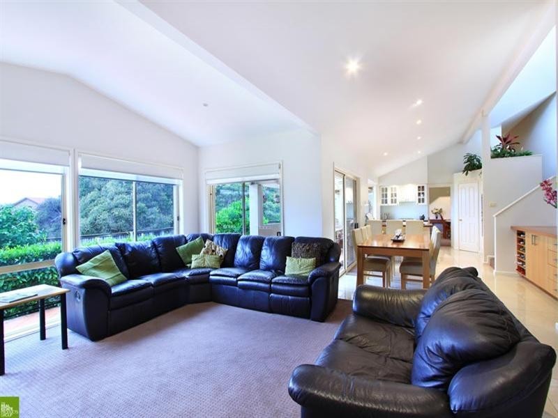 11 Abercrombie Crescent, Albion Park NSW 2527