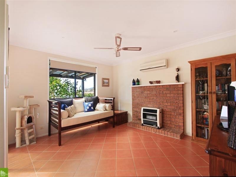 6 Federation Place, Albion Park NSW 2527