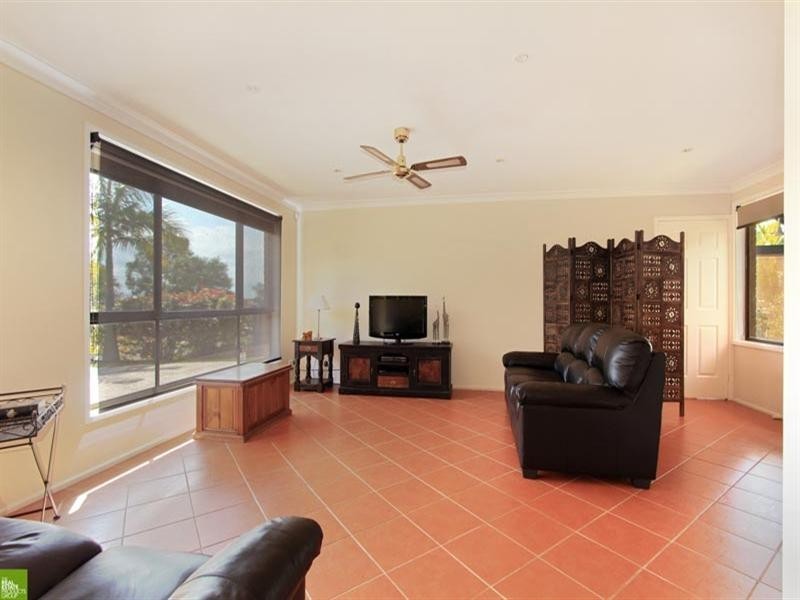 6 Federation Place, Albion Park NSW 2527