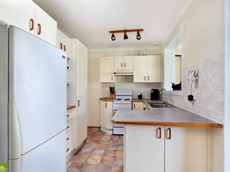 4 Acacia Street, Albion Park Rail NSW 2527