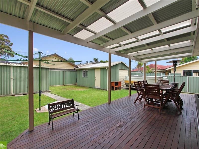 4 Acacia Street, Albion Park Rail NSW 2527