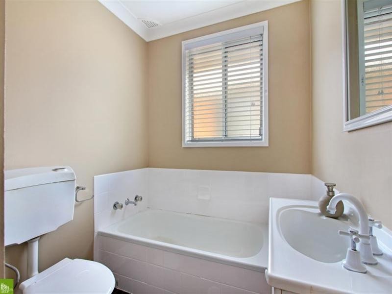 4 Acacia Street, Albion Park Rail NSW 2527