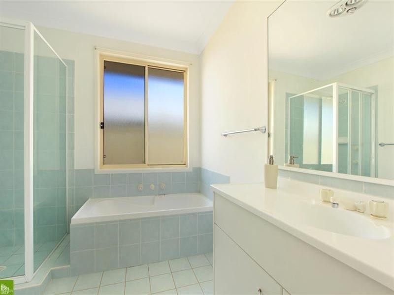 42 Stubbs Road, Albion Park NSW 2527