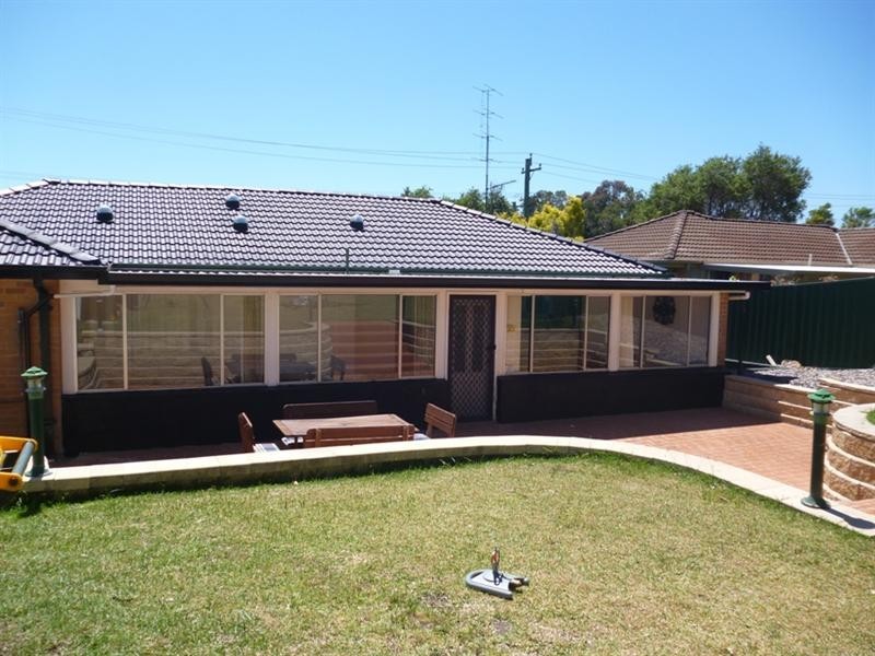 18 Macquarie Street, Albion Park NSW 2527