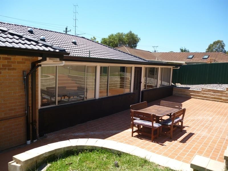 18 Macquarie Street, Albion Park NSW 2527