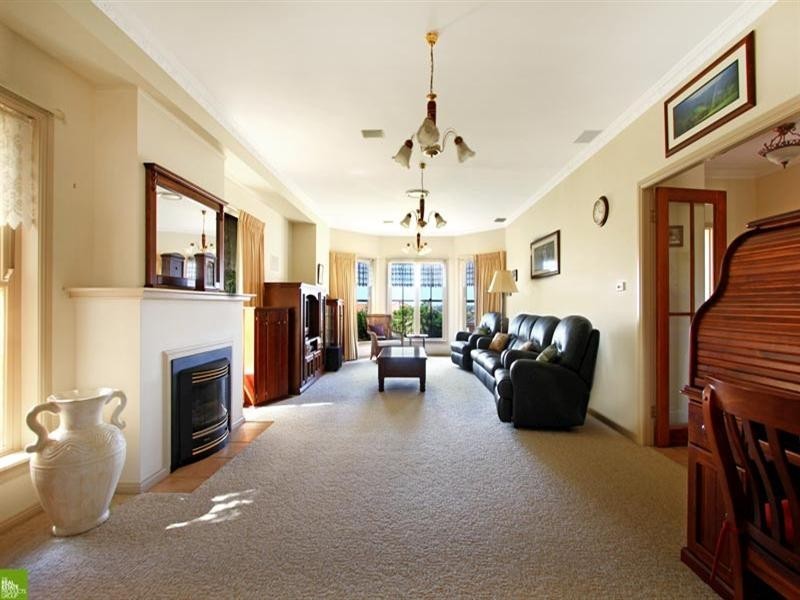 10 McInerney Avenue, Albion Park NSW 2527