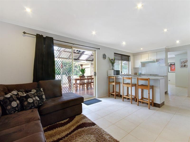 11 Richmond Place, Albion Park NSW 2527