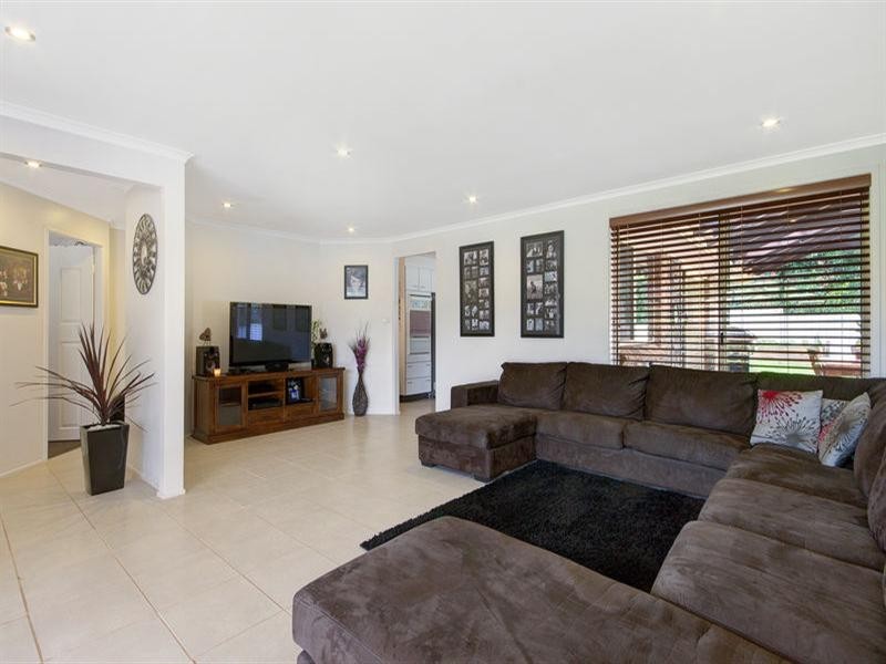 11 Richmond Place, Albion Park NSW 2527