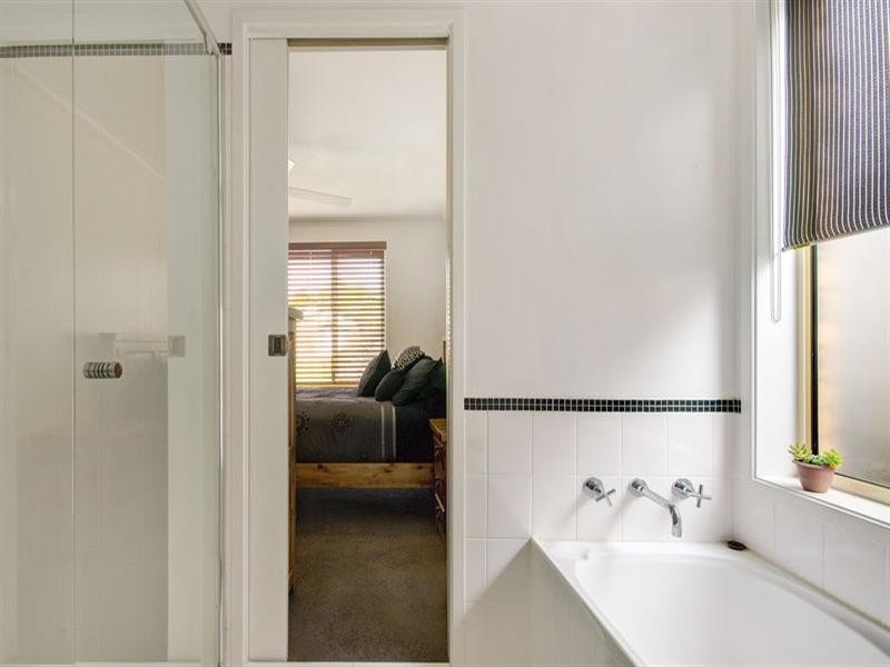 11 Richmond Place, Albion Park NSW 2527