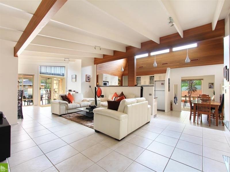 2 Tallowood Street, Albion Park NSW 2527