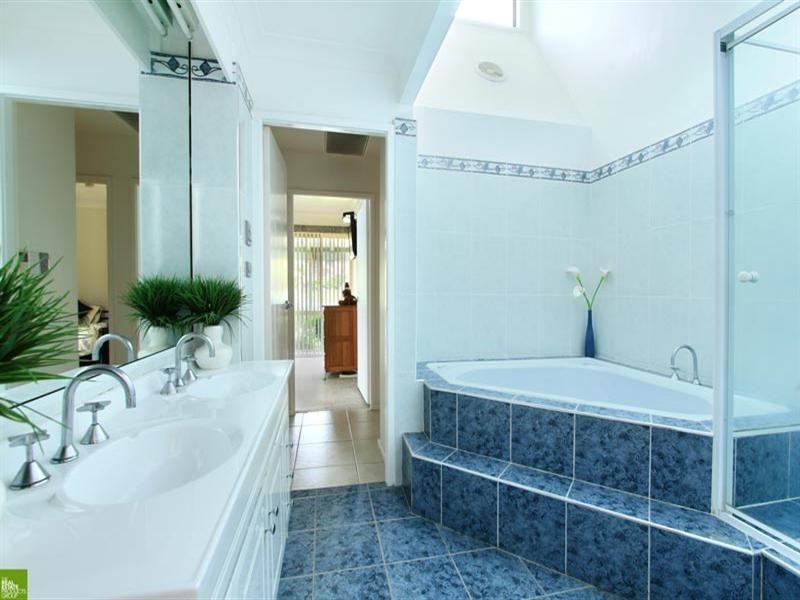 2 Tallowood Street, Albion Park NSW 2527