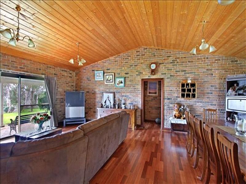 121 Cooby Road, Albion Park NSW 2527