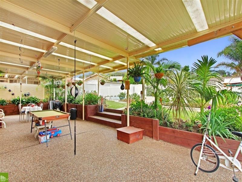 4 Hillside Drive, Albion Park NSW 2527