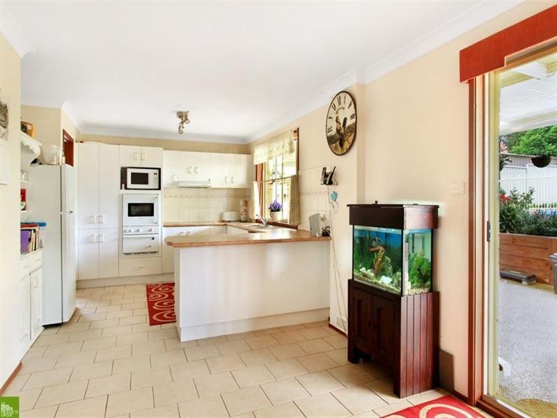 4 Hillside Drive, Albion Park NSW 2527