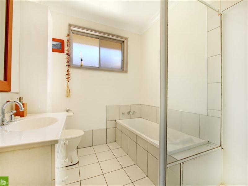 10 Figtree Street, Albion Park Rail NSW 2527