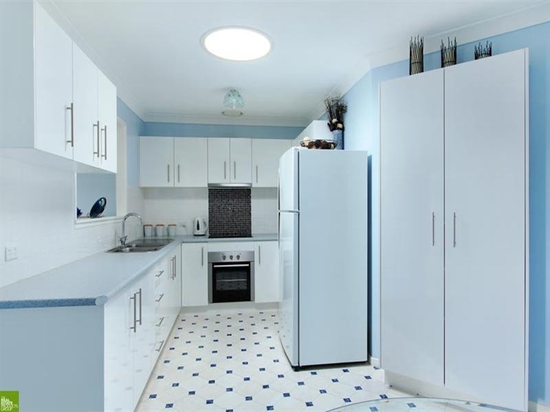 11 Flame Tree Place, Albion Park Rail NSW 2527