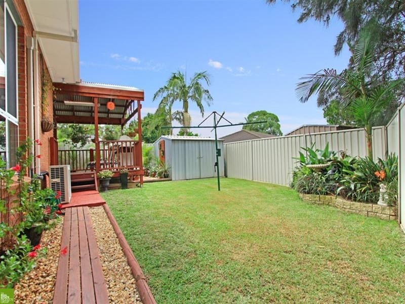 11 Flame Tree Place, Albion Park Rail NSW 2527