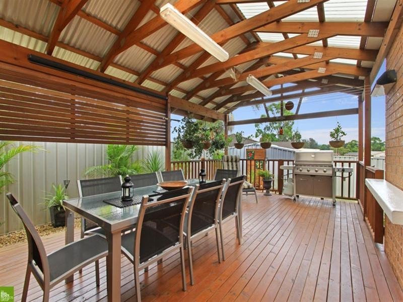 11 Flame Tree Place, Albion Park Rail NSW 2527