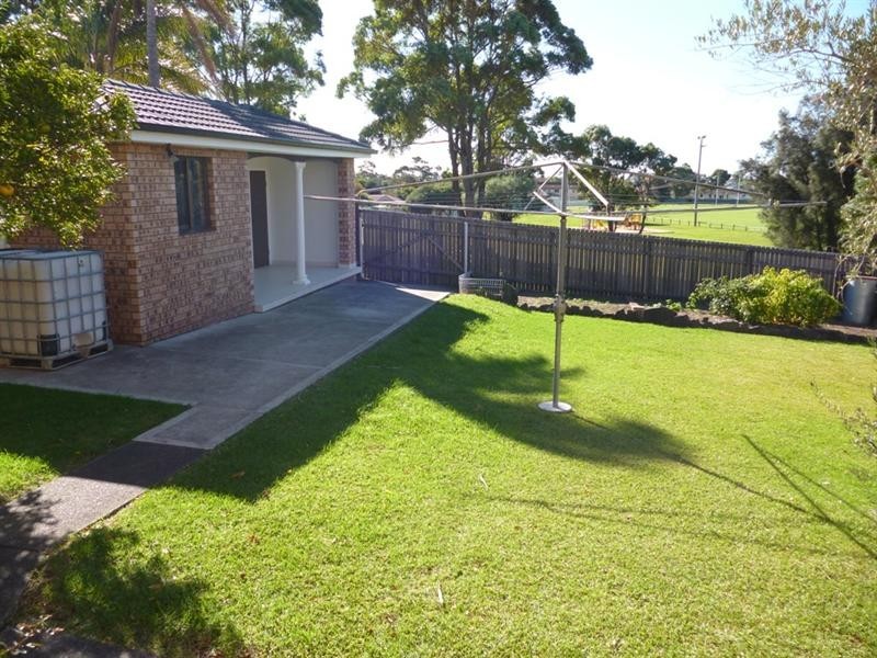 47 Captain Cook Drive, Barrack Heights NSW 2528