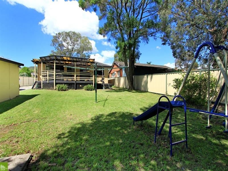10 Figtree Street, Albion Park Rail NSW 2527