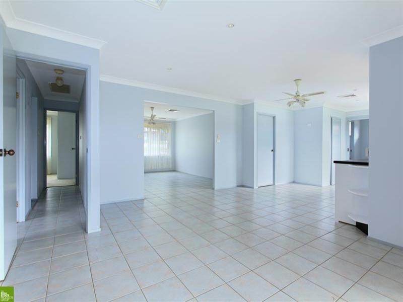 14 Ashburton Drive, Albion Park NSW 2527