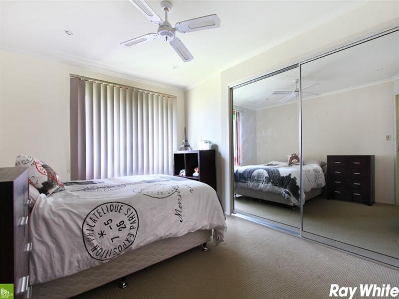 18 Mayfield Circuit, Albion Park NSW 2527