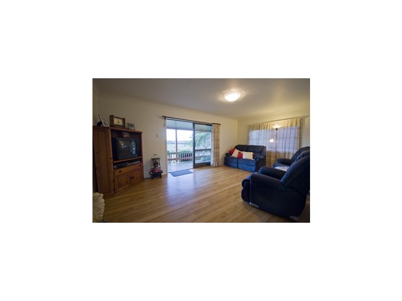 16 Smerdon Road, Southside QLD 4570