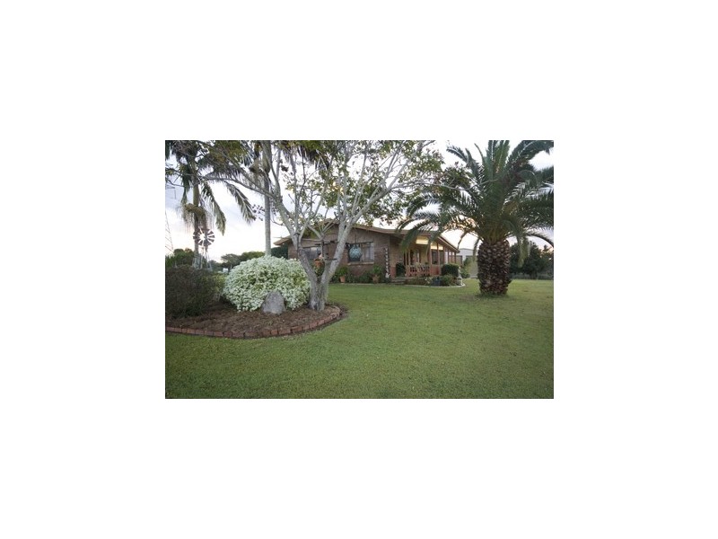 16 Smerdon Road, Southside QLD 4570