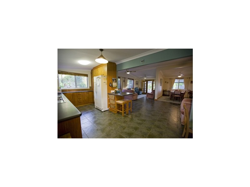 14 Panorama, The Dawn QLD 4570