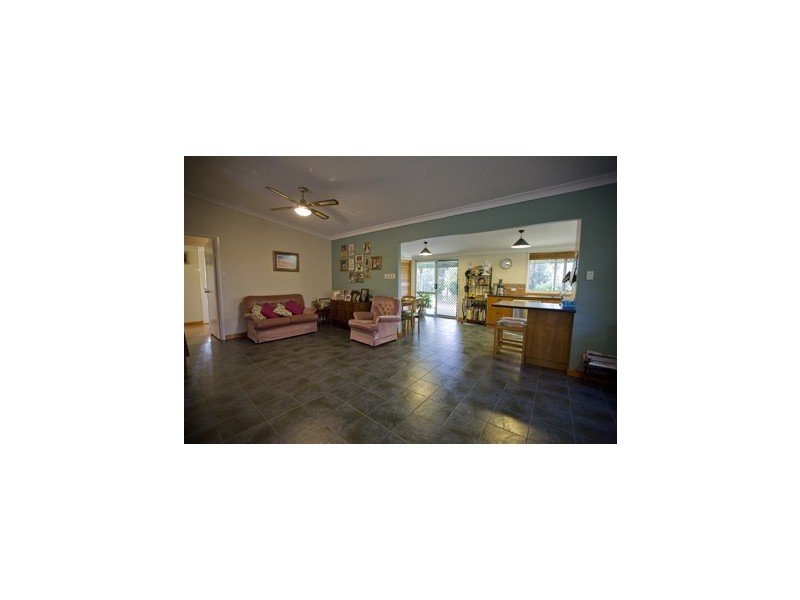 14 Panorama, The Dawn QLD 4570