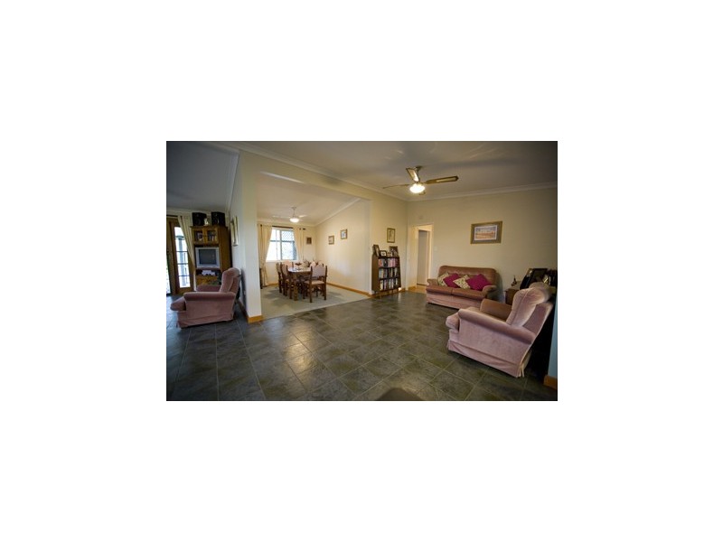 14 Panorama, The Dawn QLD 4570