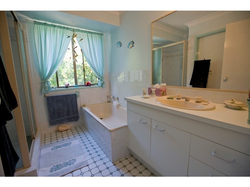 285 Arborten, Glenwood QLD 4570